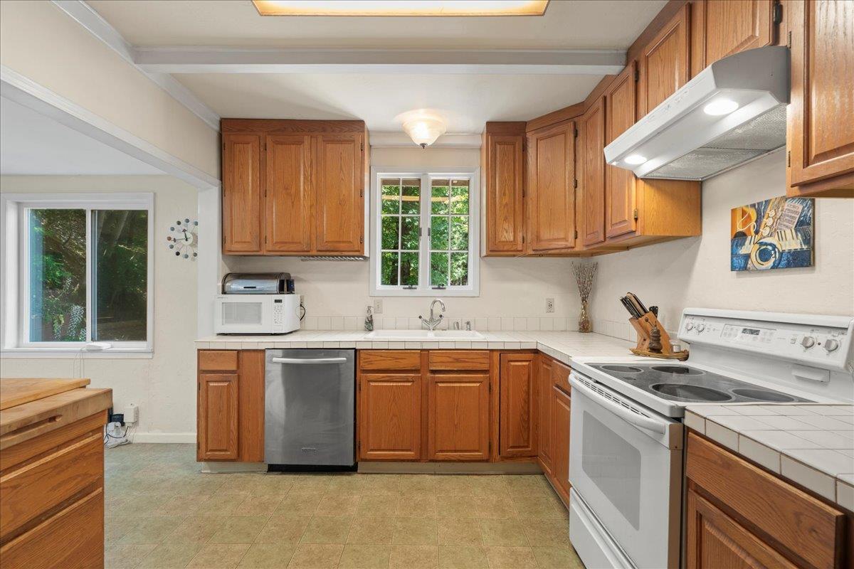 Detail Gallery Image 6 of 25 For 20246 Gist Rd, Los Gatos,  CA 95033 - 4 Beds | 2 Baths