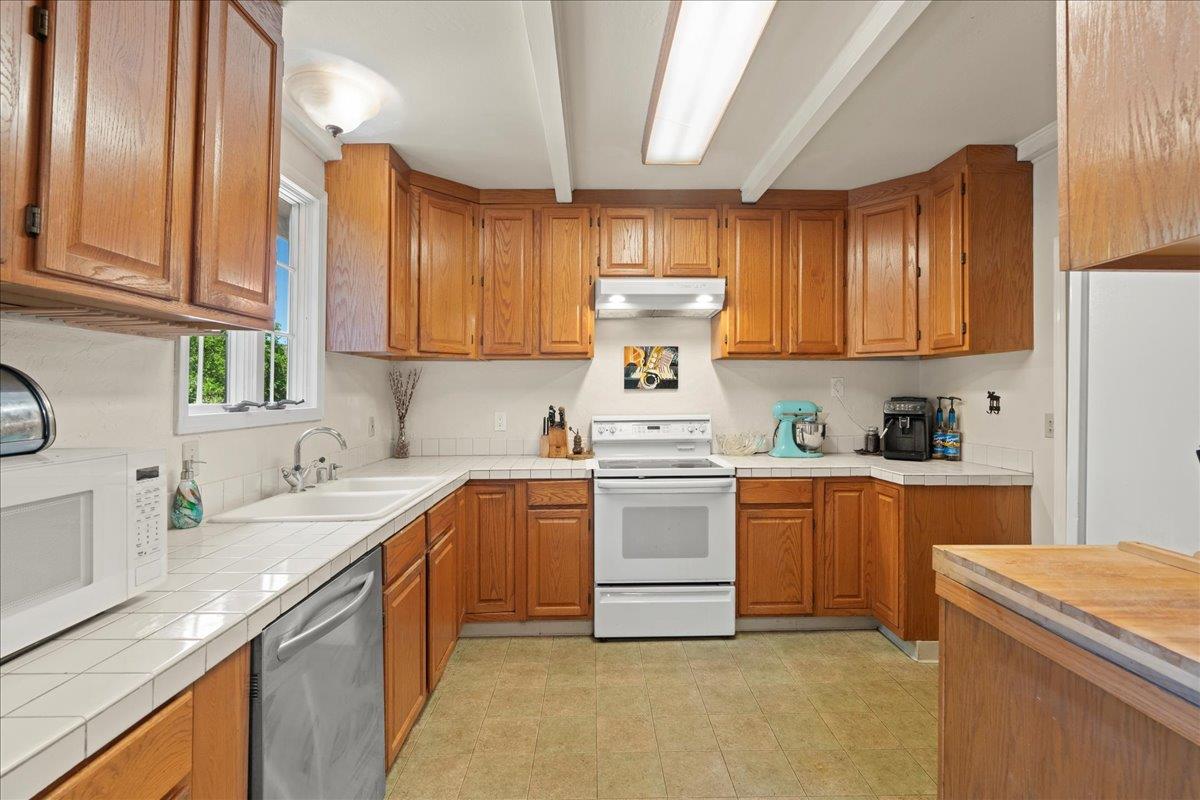 Detail Gallery Image 9 of 25 For 20246 Gist Rd, Los Gatos,  CA 95033 - 4 Beds | 2 Baths