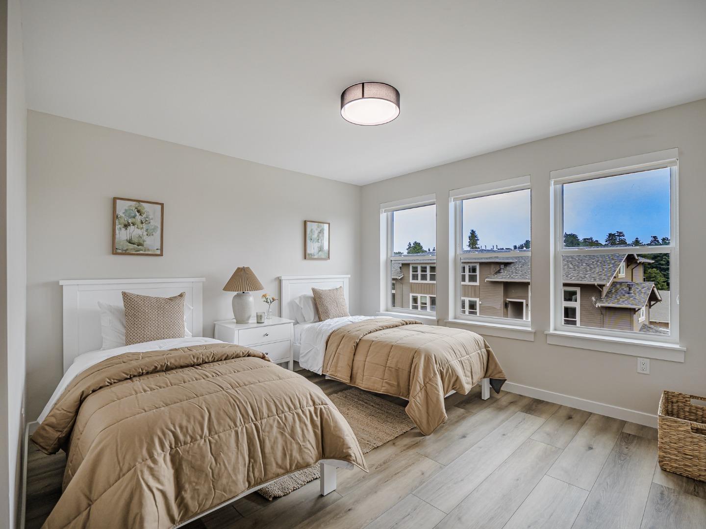 Detail Gallery Image 11 of 16 For 131 Aptos Village Way #2,  Aptos,  CA 95003 - 3 Beds | 3 Baths