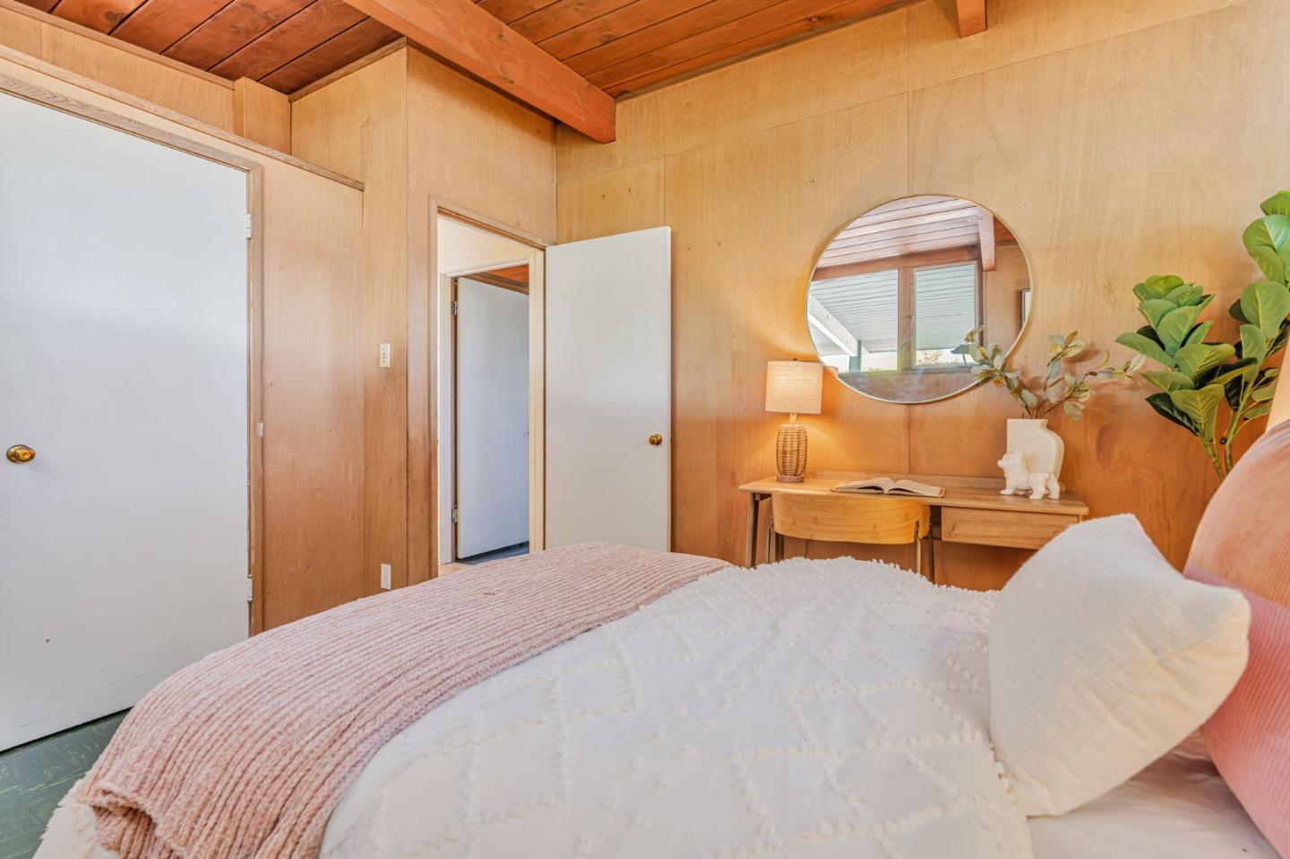 Detail Gallery Image 16 of 17 For 26 Roosevelt Cir, Palo Alto,  CA 94306 - 3 Beds | 2 Baths