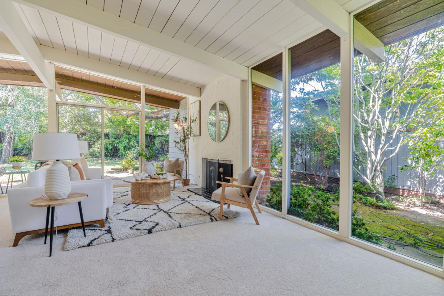 Detail Gallery Image 3 of 17 For 26 Roosevelt Cir, Palo Alto,  CA 94306 - 3 Beds | 2 Baths