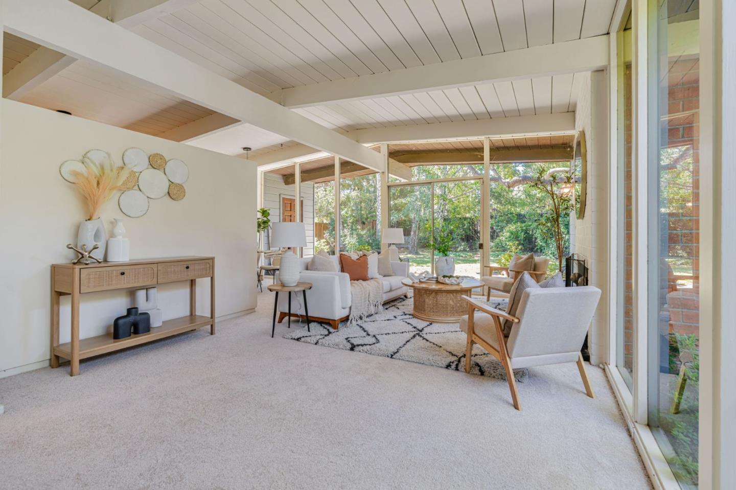 Detail Gallery Image 4 of 17 For 26 Roosevelt Cir, Palo Alto,  CA 94306 - 3 Beds | 2 Baths