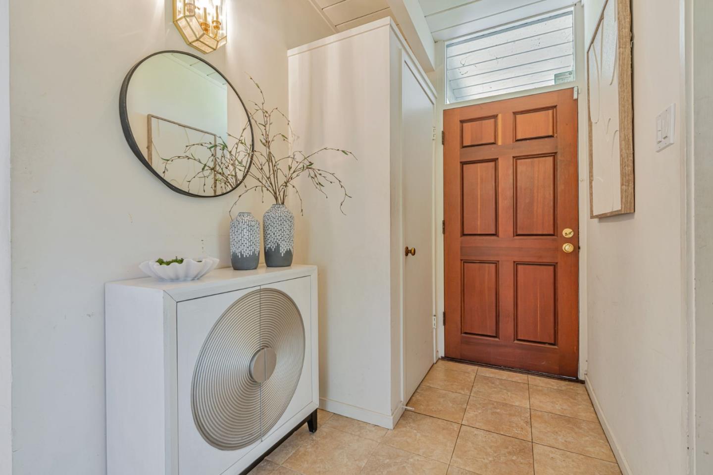 Detail Gallery Image 6 of 17 For 26 Roosevelt Cir, Palo Alto,  CA 94306 - 3 Beds | 2 Baths