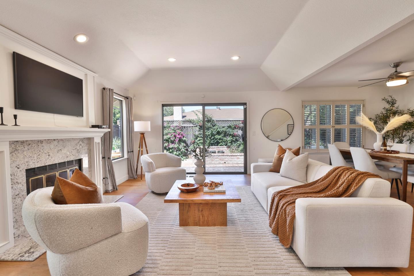 Detail Gallery Image 3 of 22 For 3199 Chivas Pl, San Jose,  CA 95117 - 3 Beds | 3 Baths
