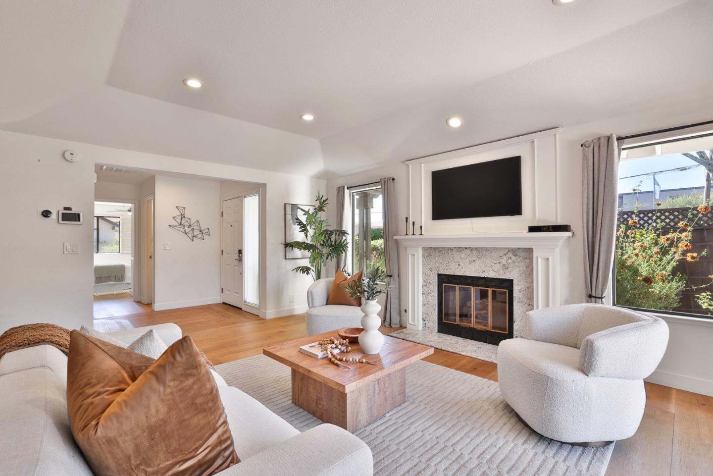 Detail Gallery Image 4 of 22 For 3199 Chivas Pl, San Jose,  CA 95117 - 3 Beds | 3 Baths