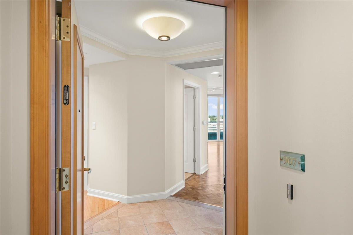 Detail Gallery Image 2 of 23 For 601 Laurel Ave #907,  San Mateo,  CA 94401 - 2 Beds | 2 Baths
