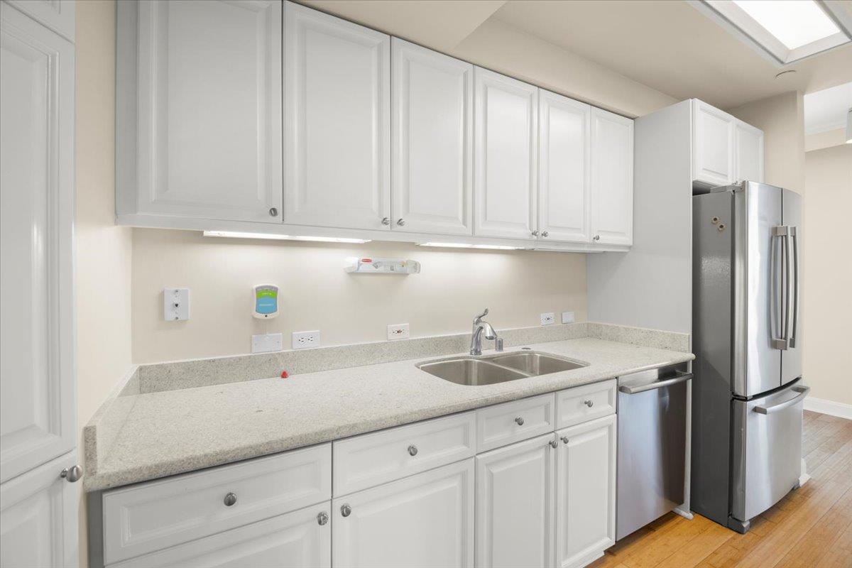 Detail Gallery Image 8 of 23 For 601 Laurel Ave #907,  San Mateo,  CA 94401 - 2 Beds | 2 Baths