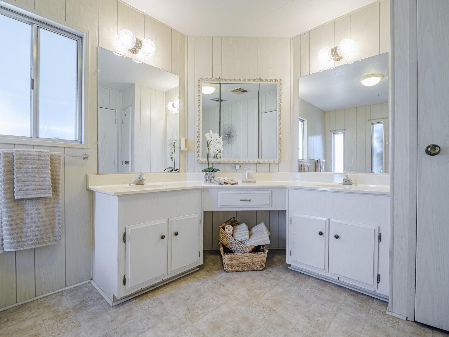 Detail Gallery Image 14 of 21 For 2655 Brommer St #16,  Santa Cruz,  CA 95062 - 2 Beds | 2 Baths