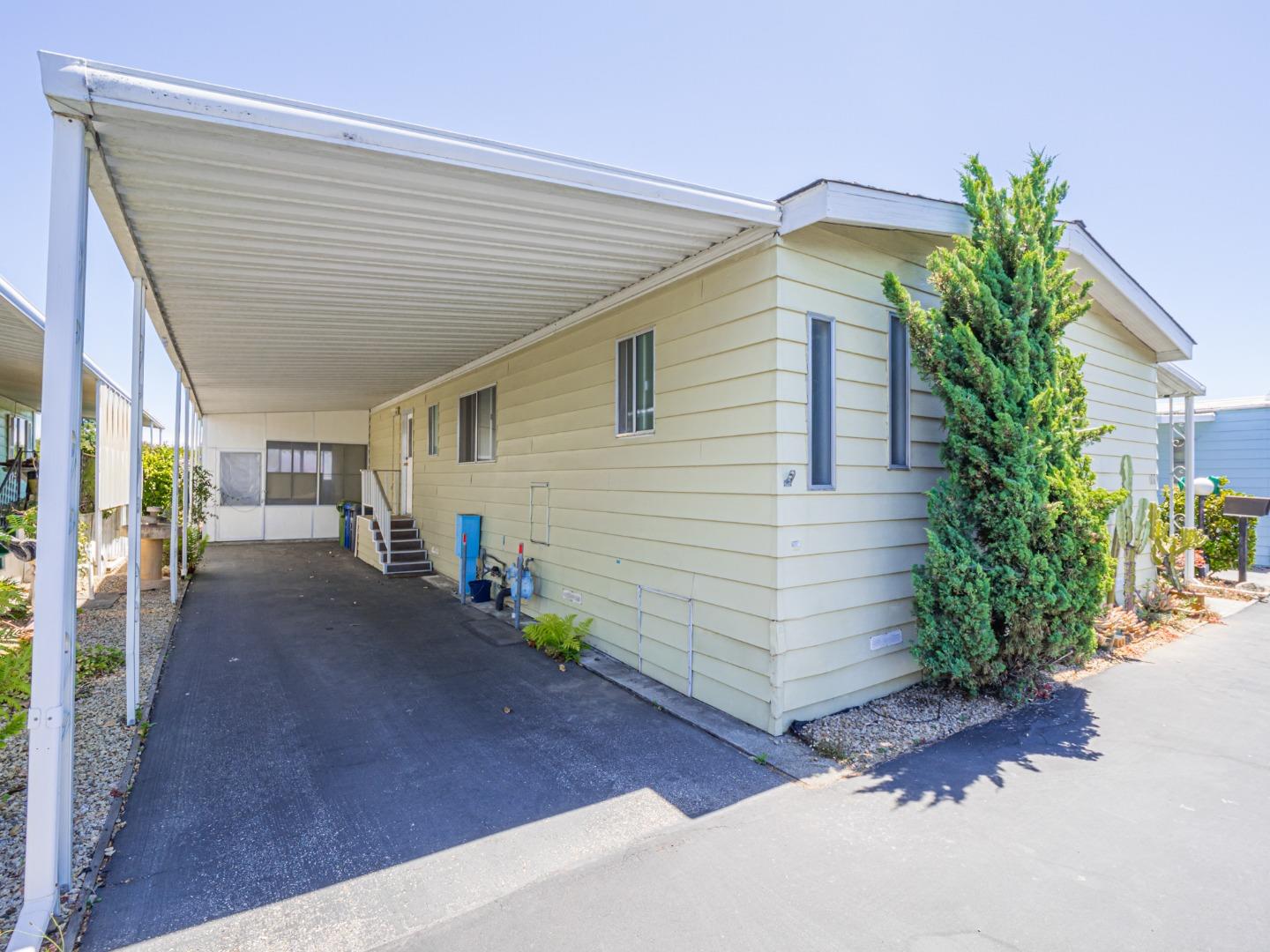 Detail Gallery Image 3 of 21 For 2655 Brommer St #16,  Santa Cruz,  CA 95062 - 2 Beds | 2 Baths