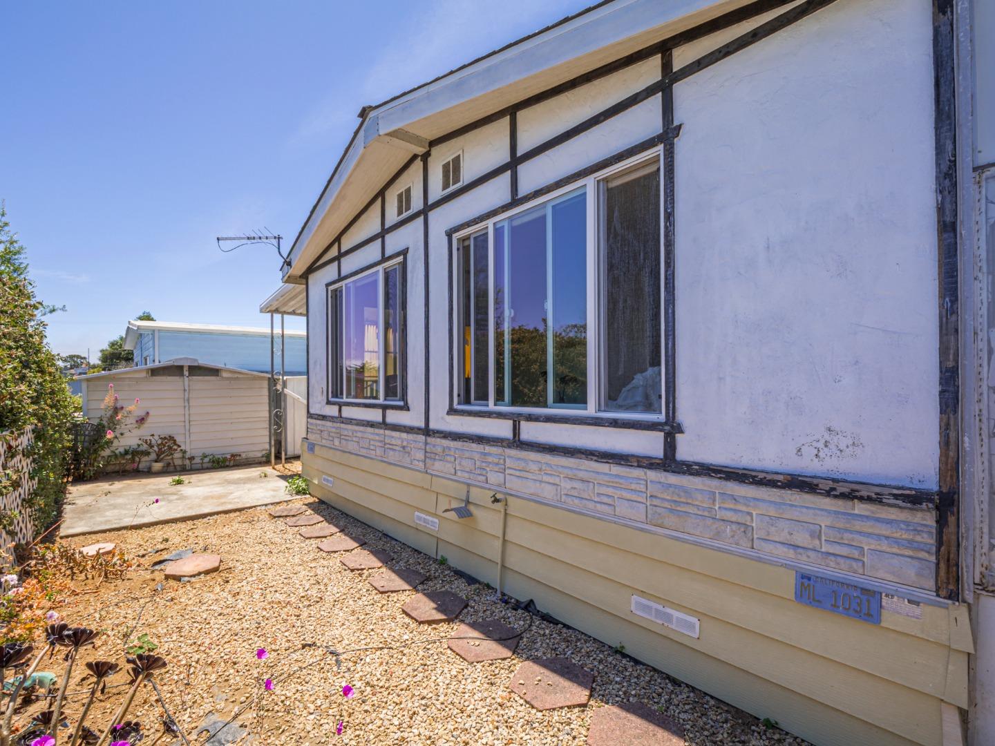 Detail Gallery Image 4 of 21 For 2655 Brommer St #16,  Santa Cruz,  CA 95062 - 2 Beds | 2 Baths