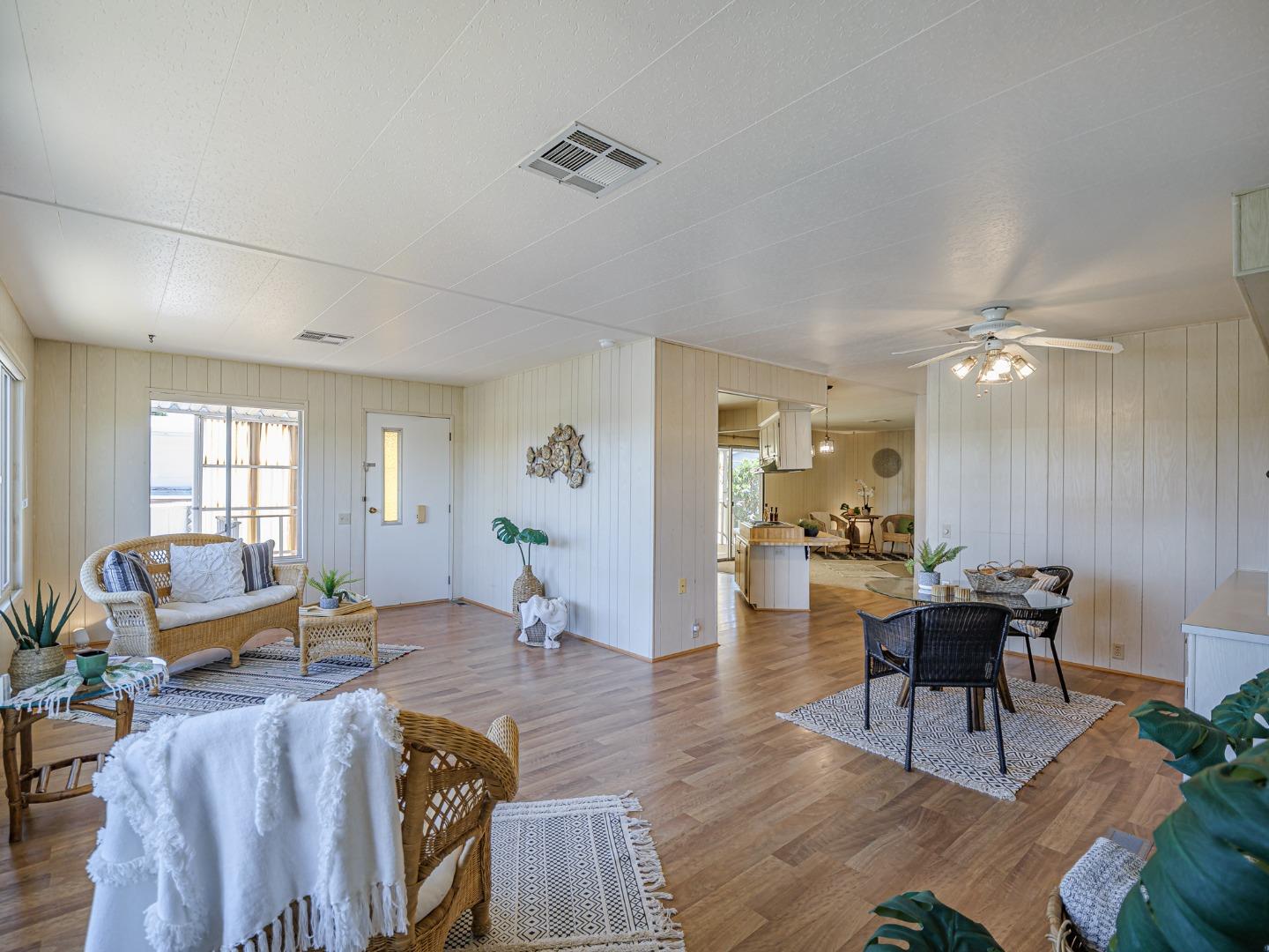 Detail Gallery Image 9 of 21 For 2655 Brommer St #16,  Santa Cruz,  CA 95062 - 2 Beds | 2 Baths