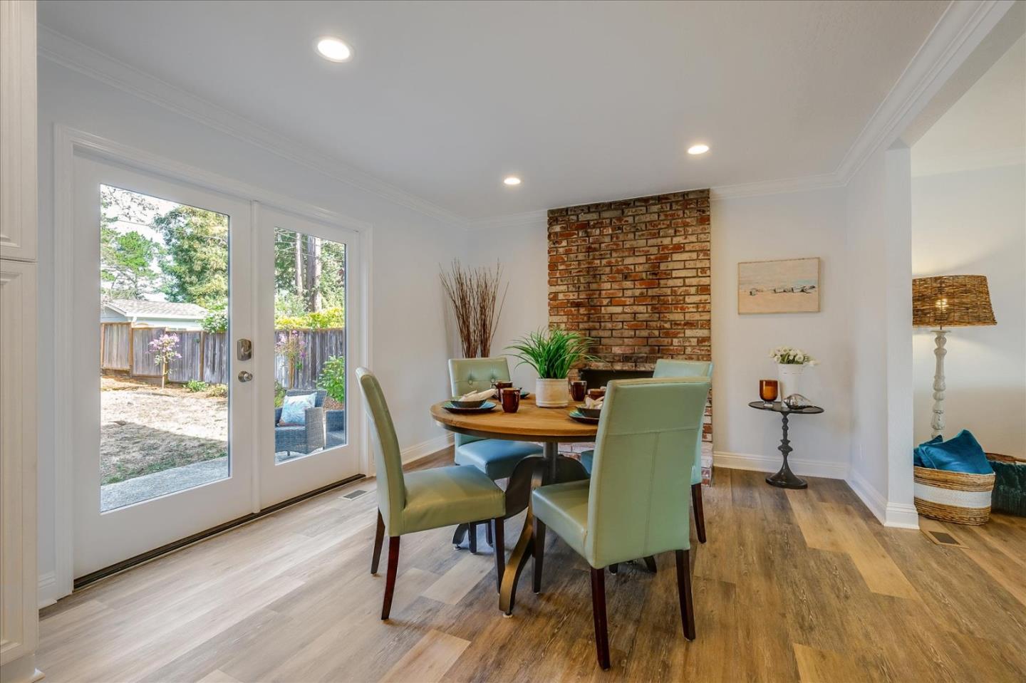 Detail Gallery Image 13 of 61 For 621 Monterey Ave, Capitola,  CA 95010 - 5 Beds | 2/1 Baths