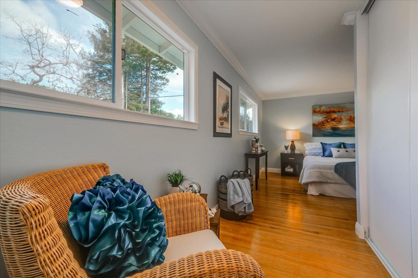 Detail Gallery Image 18 of 61 For 621 Monterey Ave, Capitola,  CA 95010 - 5 Beds | 2/1 Baths
