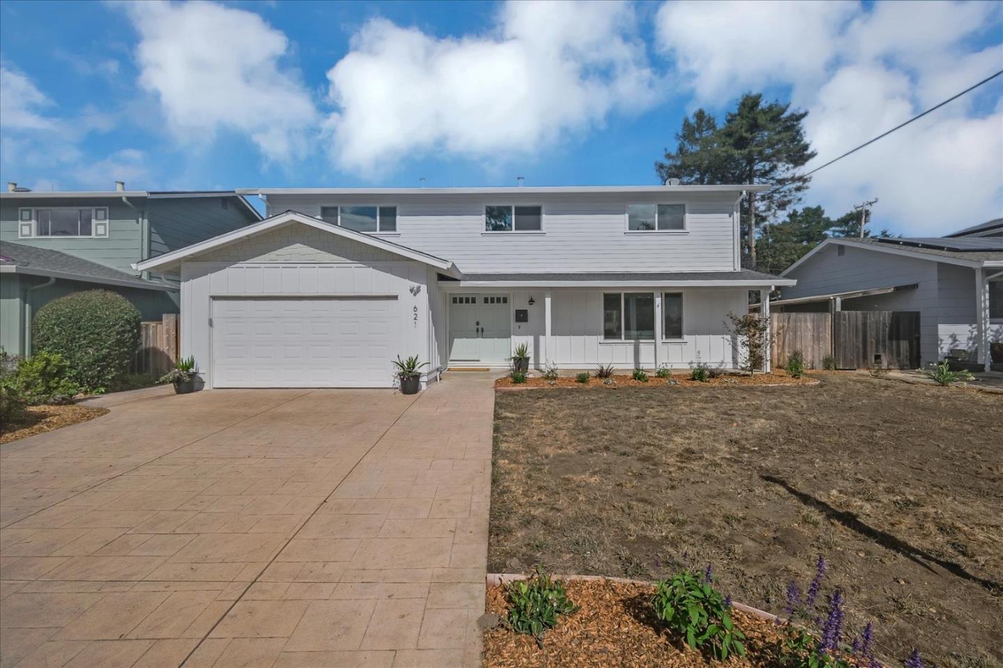 Detail Gallery Image 2 of 61 For 621 Monterey Ave, Capitola,  CA 95010 - 5 Beds | 2/1 Baths