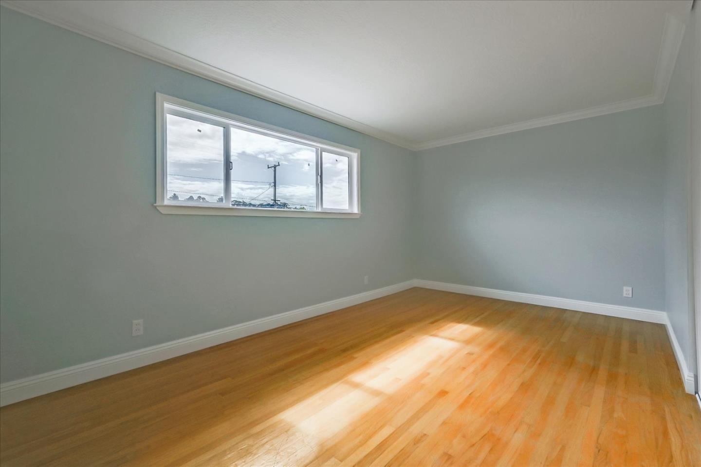 Detail Gallery Image 24 of 61 For 621 Monterey Ave, Capitola,  CA 95010 - 5 Beds | 2/1 Baths