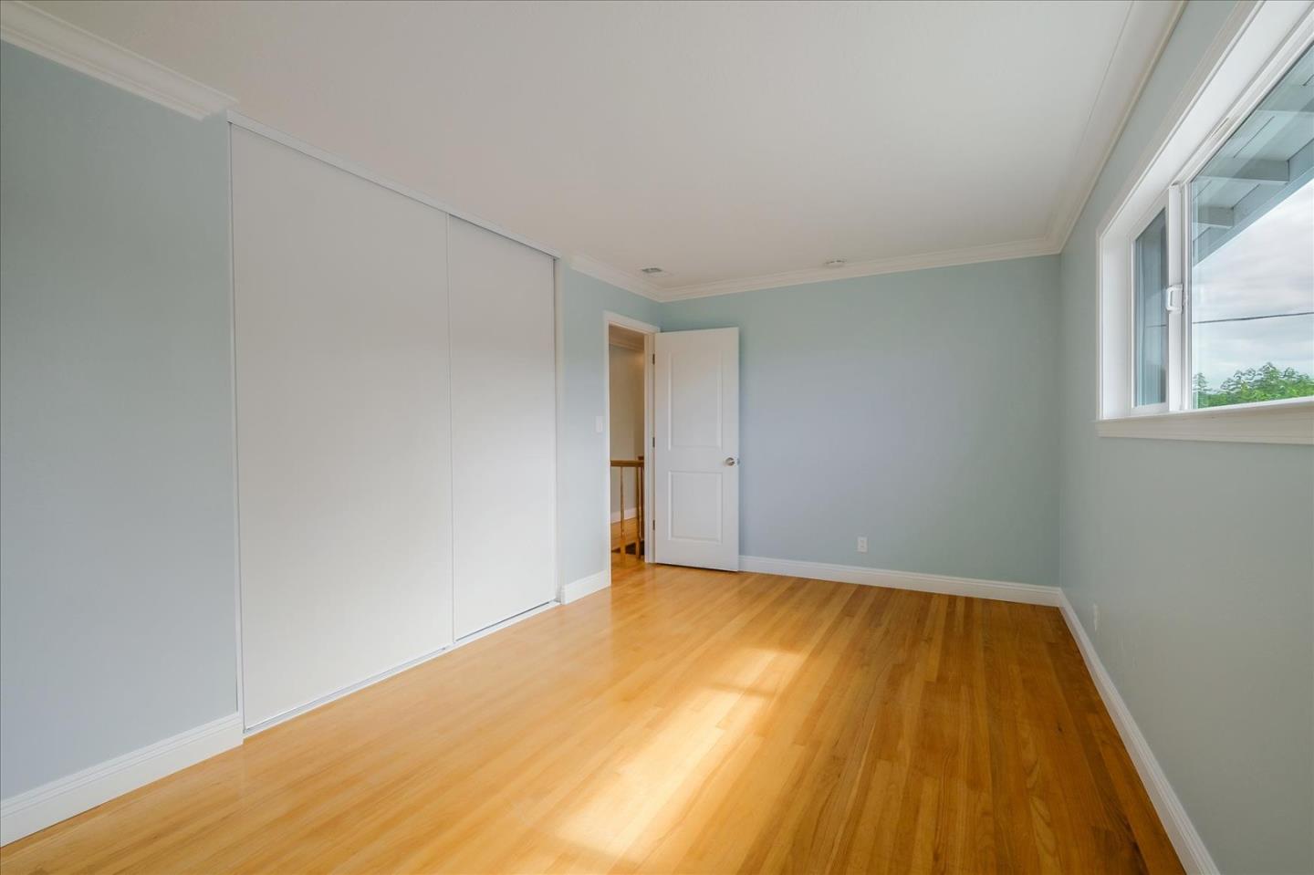 Detail Gallery Image 25 of 61 For 621 Monterey Ave, Capitola,  CA 95010 - 5 Beds | 2/1 Baths