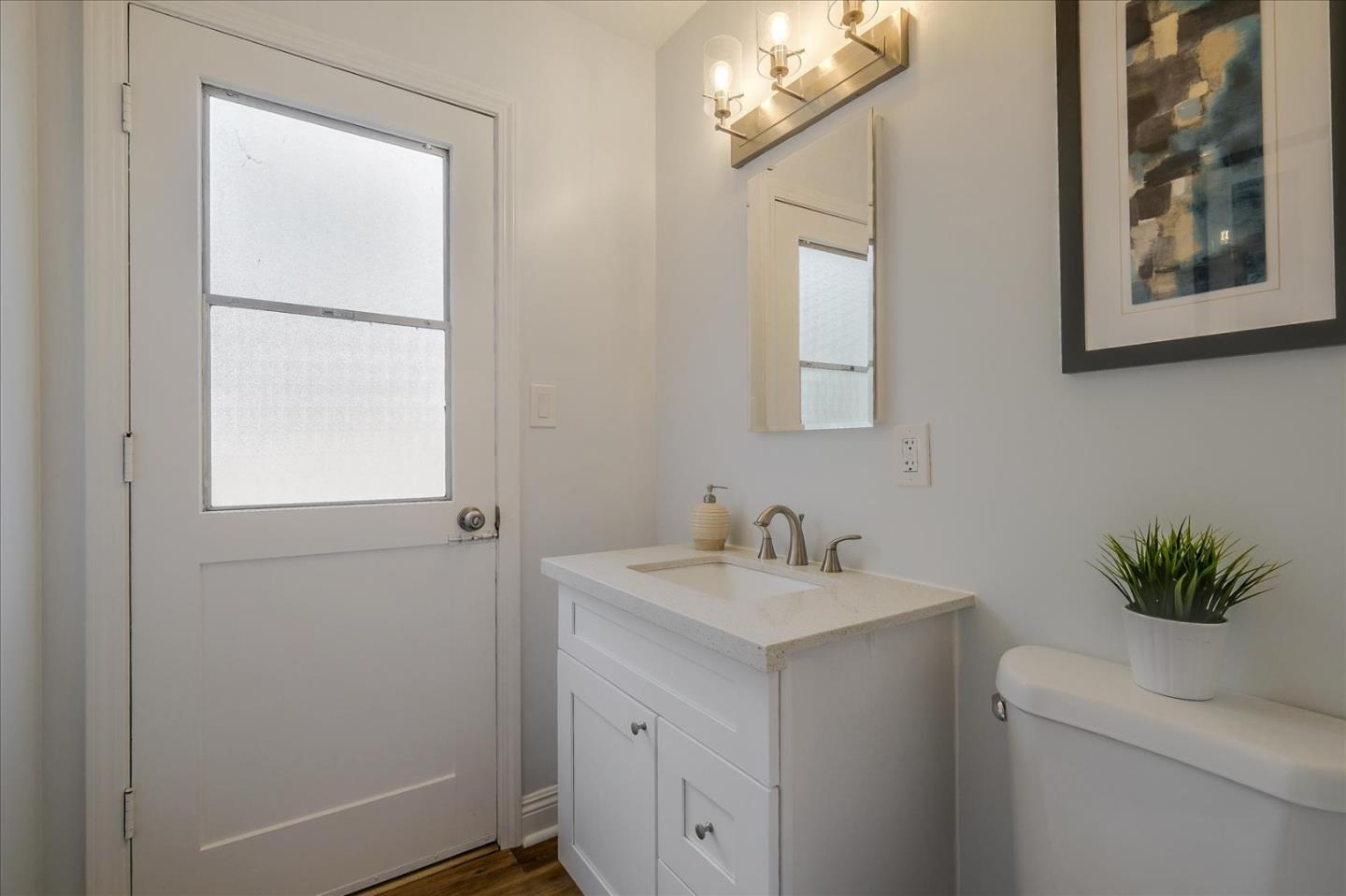 Detail Gallery Image 30 of 61 For 621 Monterey Ave, Capitola,  CA 95010 - 5 Beds | 2/1 Baths