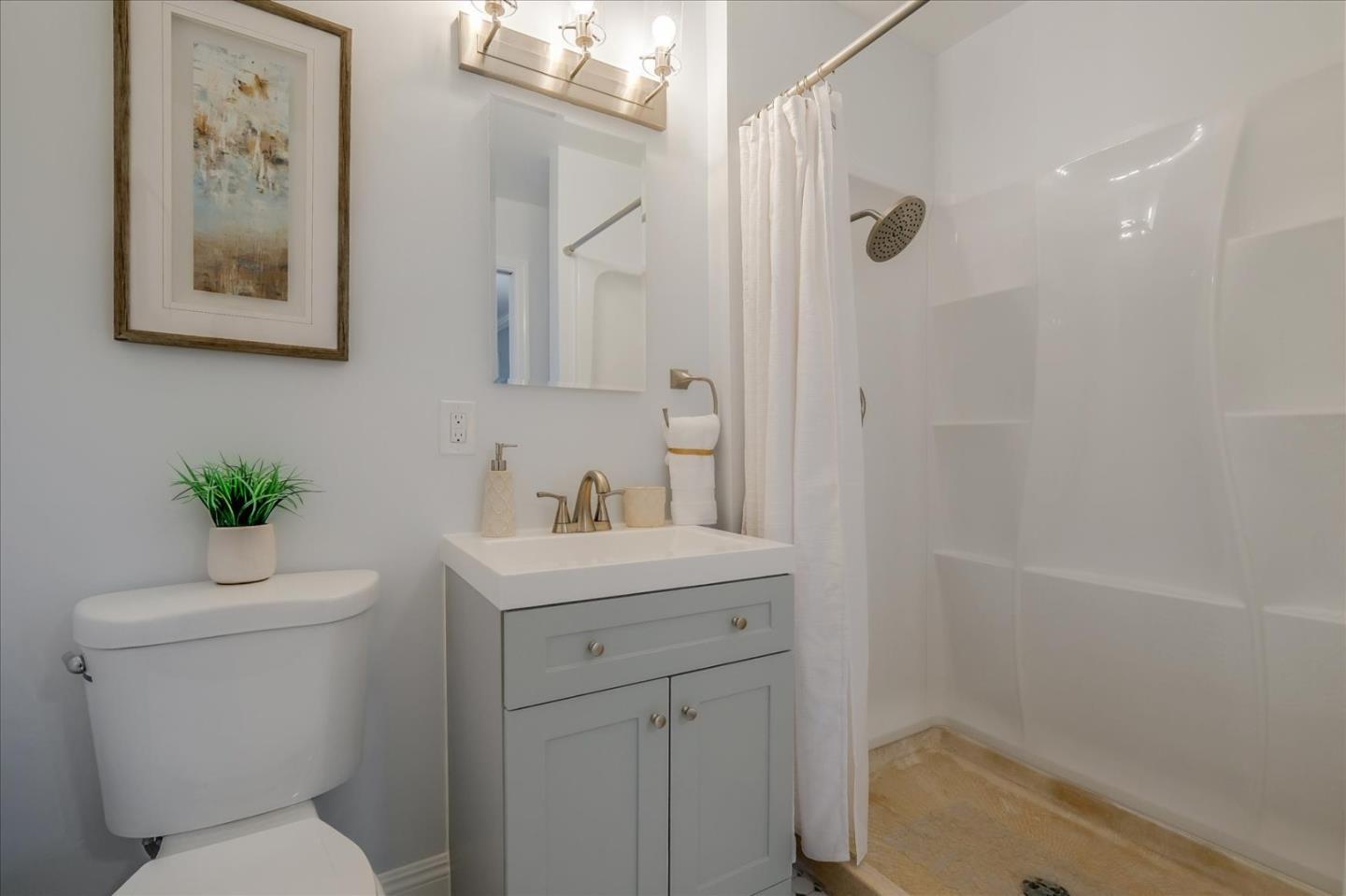 Detail Gallery Image 33 of 61 For 621 Monterey Ave, Capitola,  CA 95010 - 5 Beds | 2/1 Baths