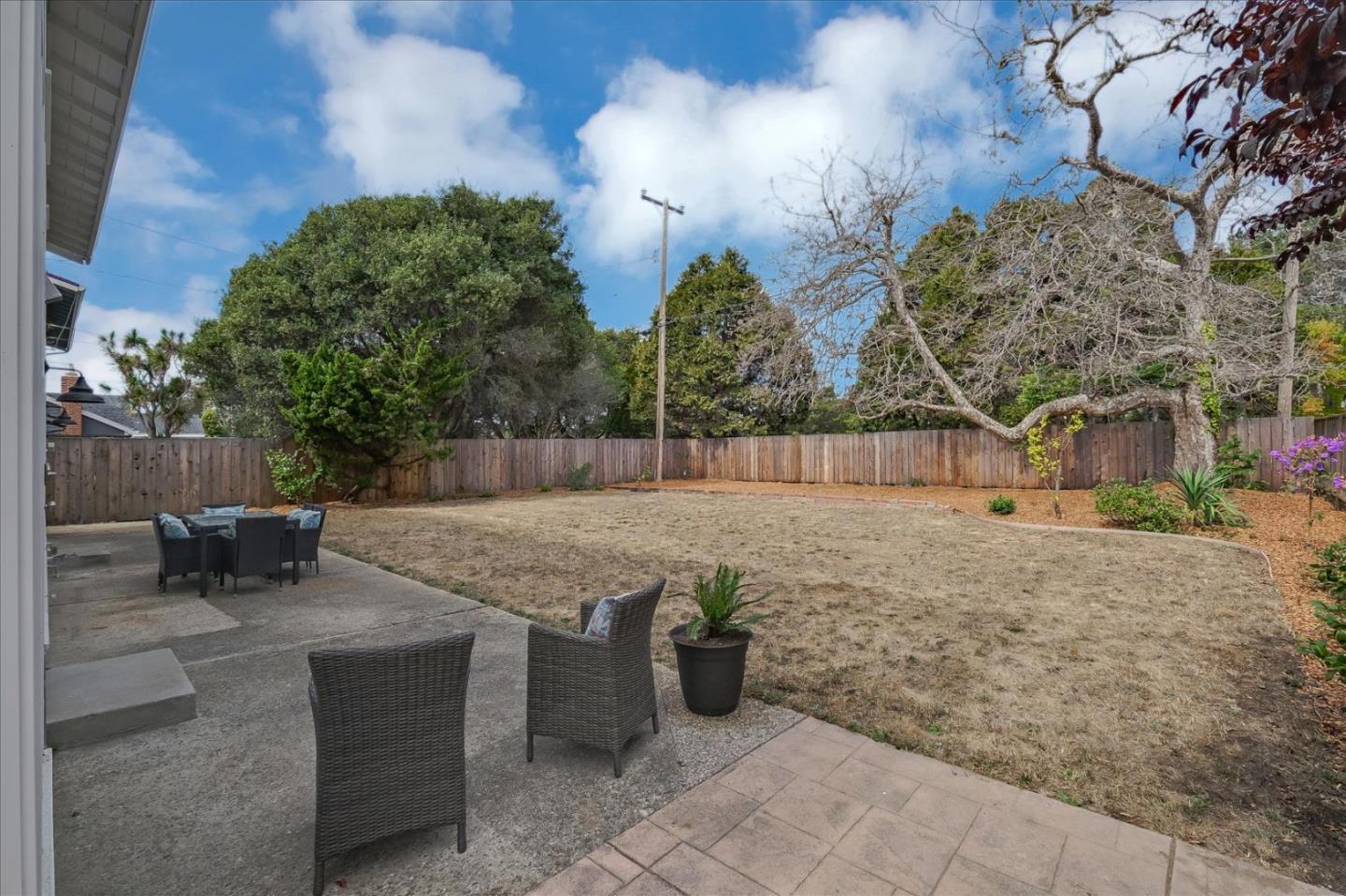 Detail Gallery Image 34 of 61 For 621 Monterey Ave, Capitola,  CA 95010 - 5 Beds | 2/1 Baths