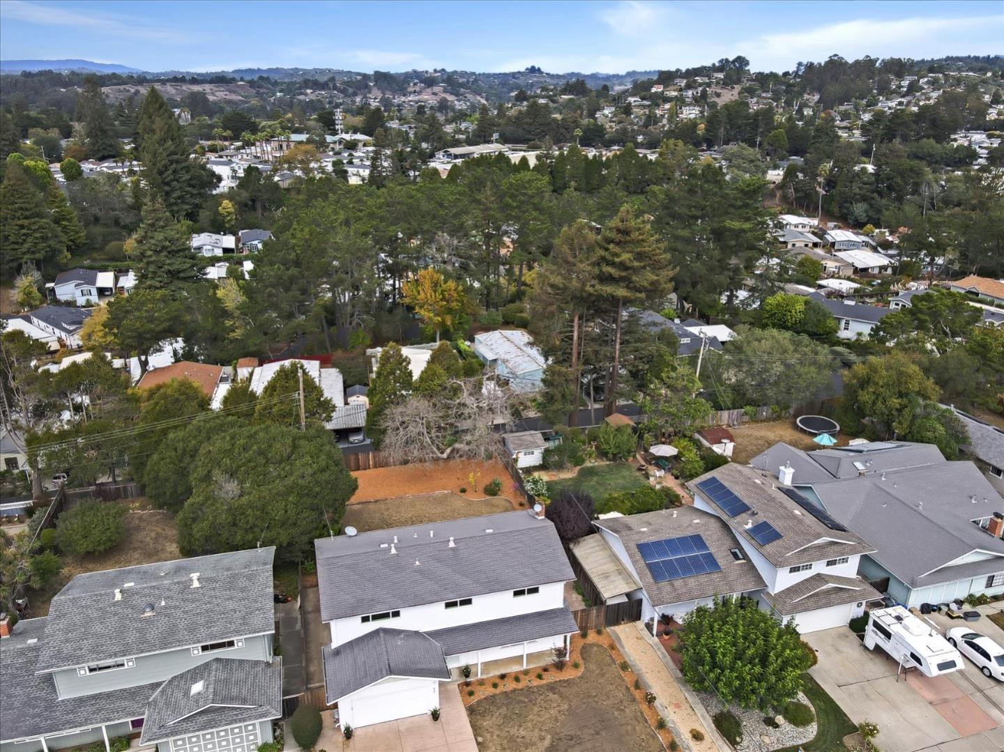 Detail Gallery Image 38 of 61 For 621 Monterey Ave, Capitola,  CA 95010 - 5 Beds | 2/1 Baths