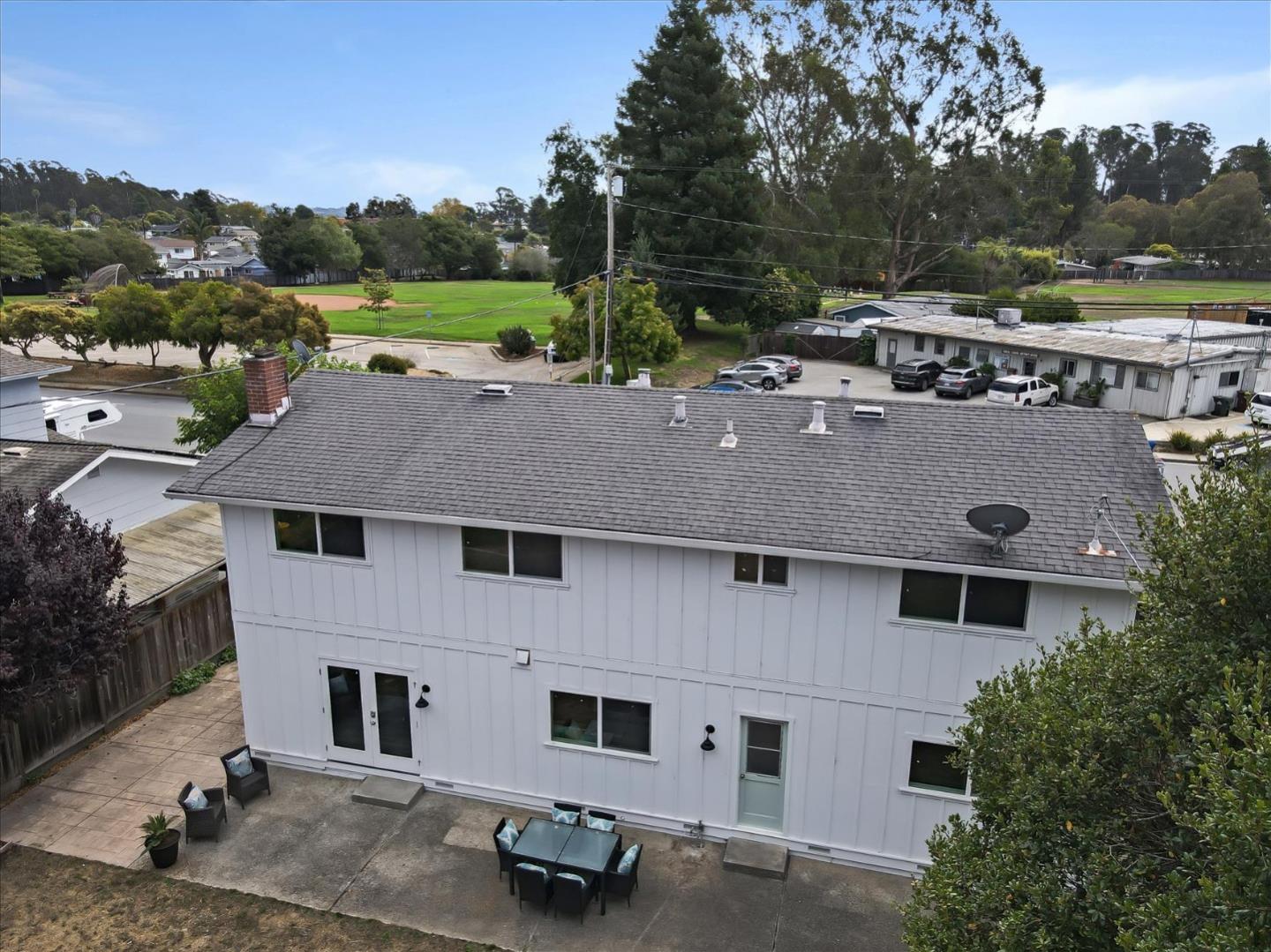 Detail Gallery Image 39 of 61 For 621 Monterey Ave, Capitola,  CA 95010 - 5 Beds | 2/1 Baths
