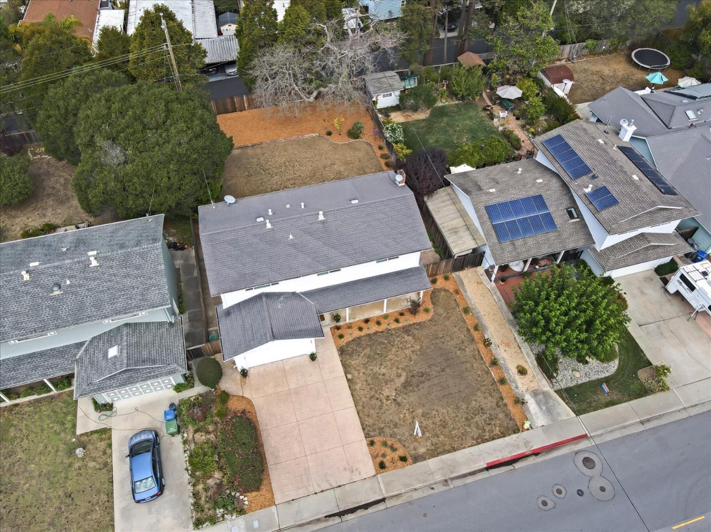 Detail Gallery Image 43 of 61 For 621 Monterey Ave, Capitola,  CA 95010 - 5 Beds | 2/1 Baths