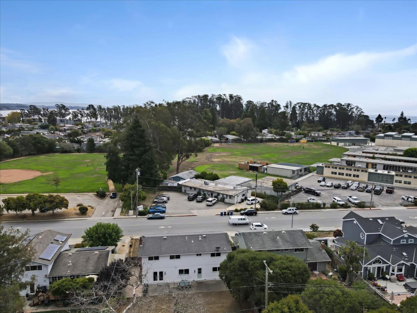 Detail Gallery Image 46 of 61 For 621 Monterey Ave, Capitola,  CA 95010 - 5 Beds | 2/1 Baths