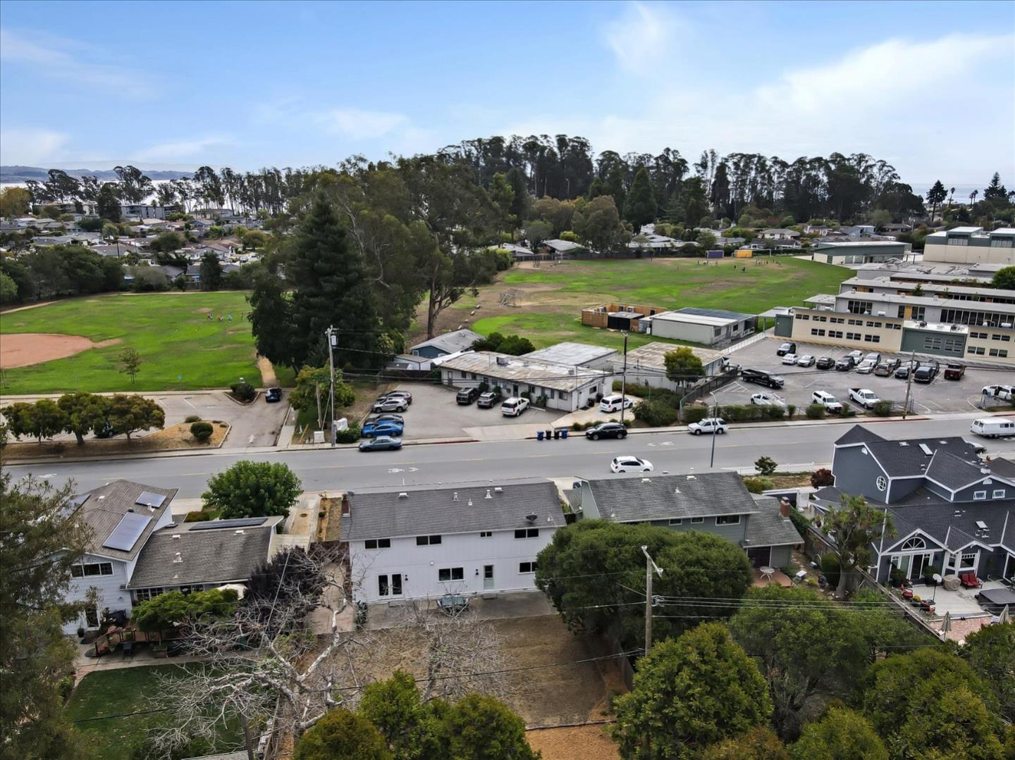 Detail Gallery Image 47 of 61 For 621 Monterey Ave, Capitola,  CA 95010 - 5 Beds | 2/1 Baths