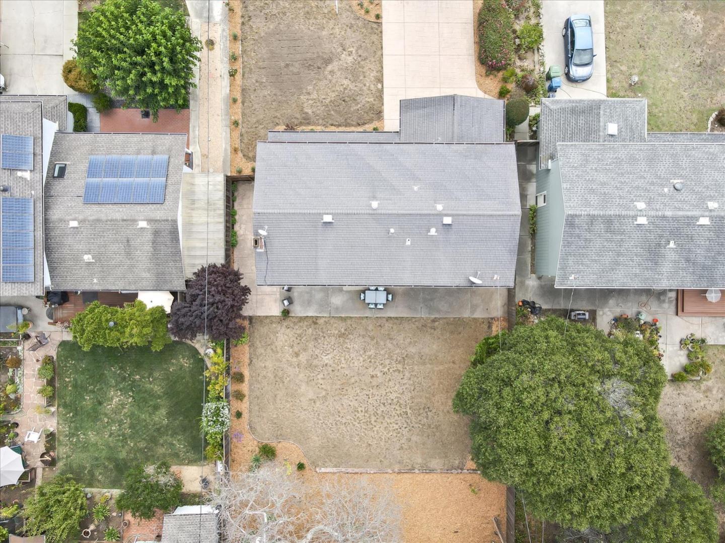 Detail Gallery Image 48 of 61 For 621 Monterey Ave, Capitola,  CA 95010 - 5 Beds | 2/1 Baths