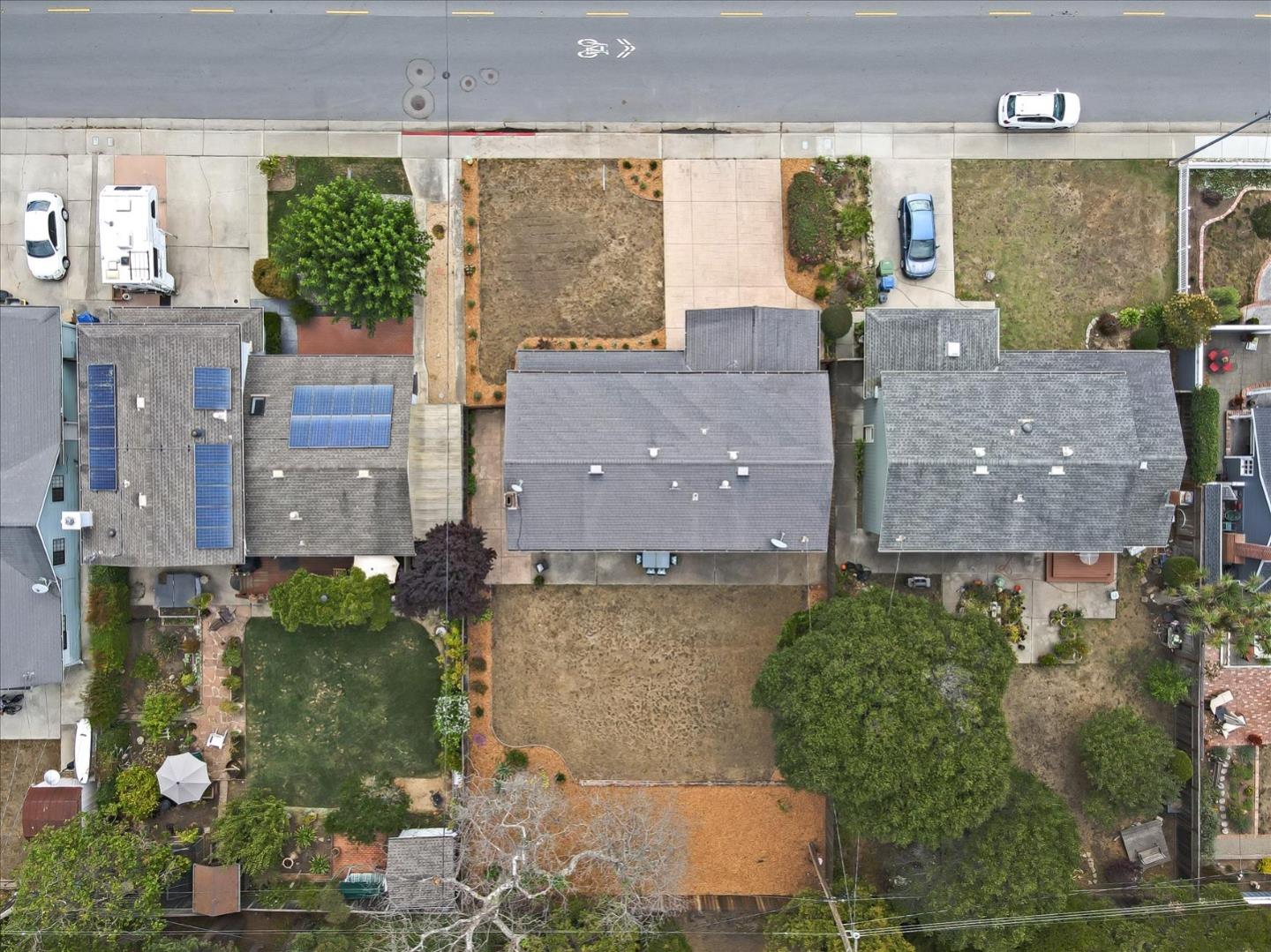 Detail Gallery Image 49 of 61 For 621 Monterey Ave, Capitola,  CA 95010 - 5 Beds | 2/1 Baths