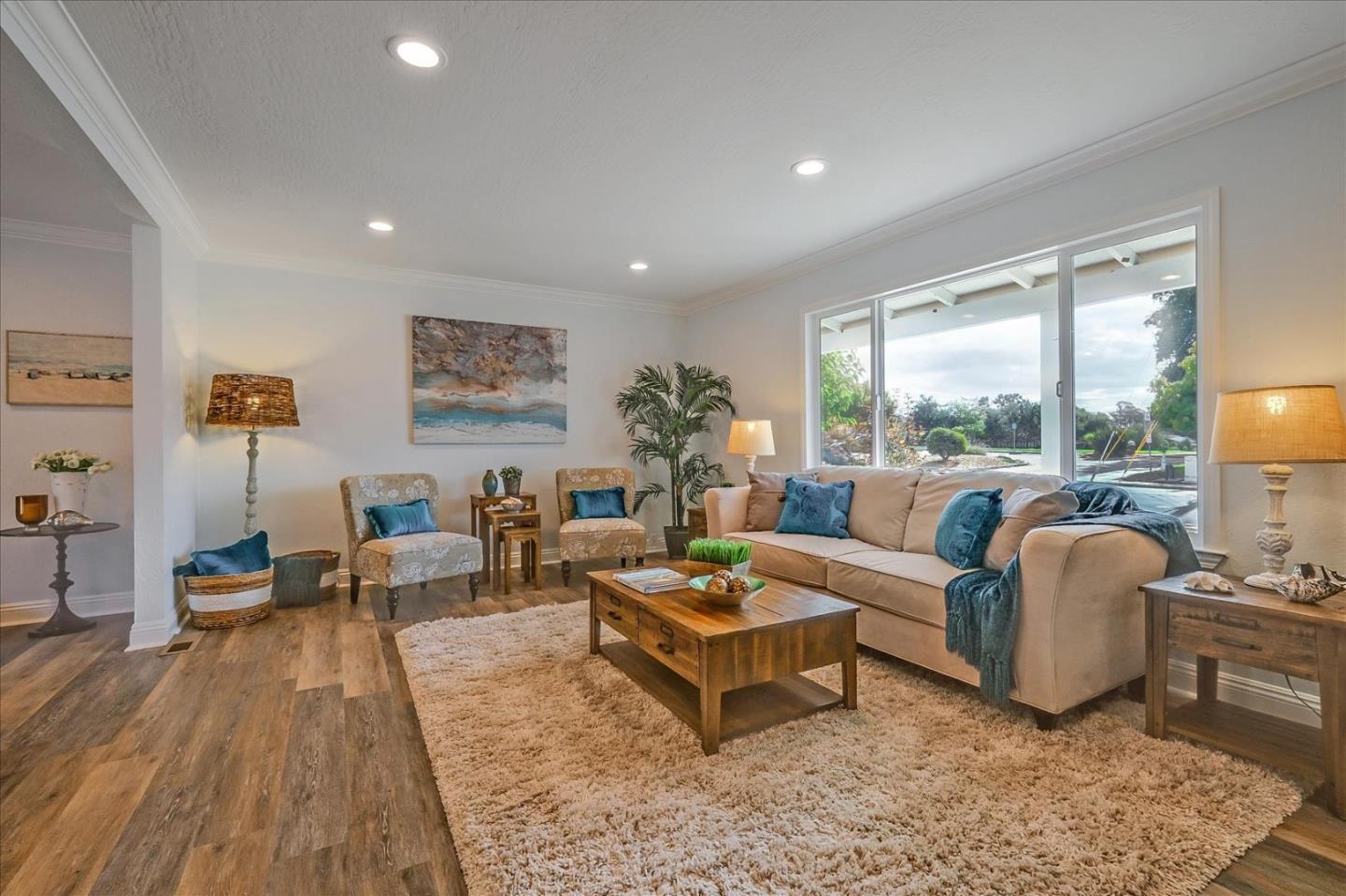 Detail Gallery Image 5 of 61 For 621 Monterey Ave, Capitola,  CA 95010 - 5 Beds | 2/1 Baths