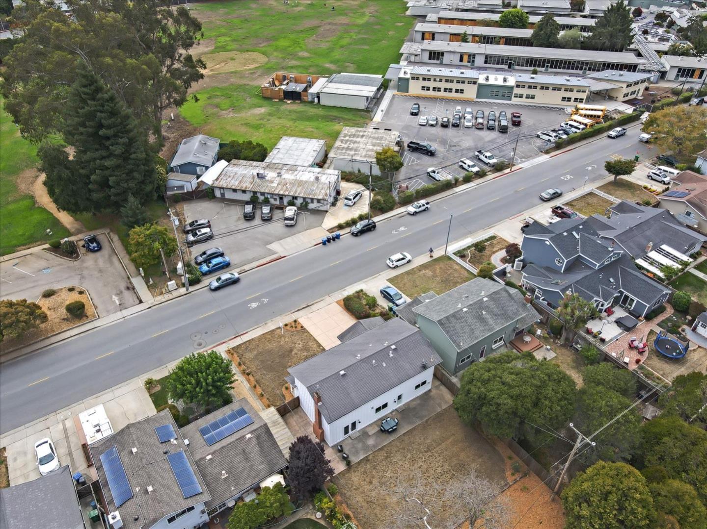 Detail Gallery Image 50 of 61 For 621 Monterey Ave, Capitola,  CA 95010 - 5 Beds | 2/1 Baths