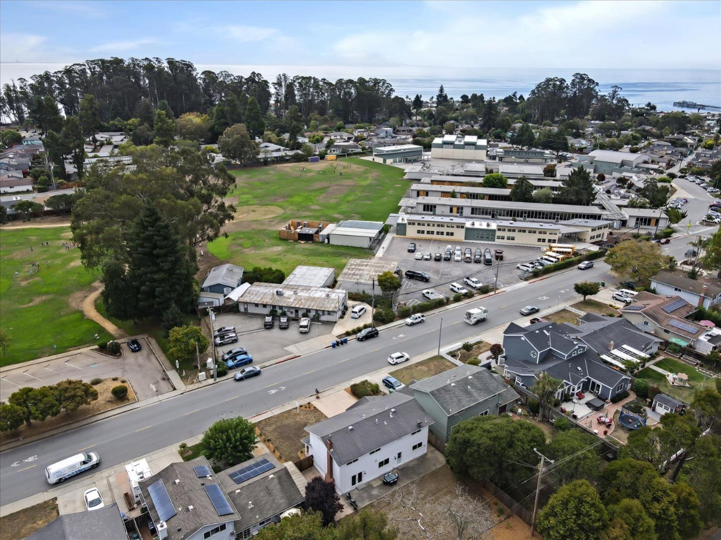 Detail Gallery Image 51 of 61 For 621 Monterey Ave, Capitola,  CA 95010 - 5 Beds | 2/1 Baths