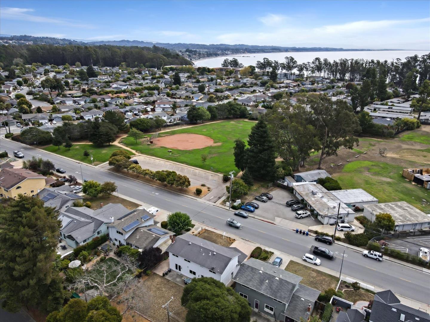 Detail Gallery Image 54 of 61 For 621 Monterey Ave, Capitola,  CA 95010 - 5 Beds | 2/1 Baths