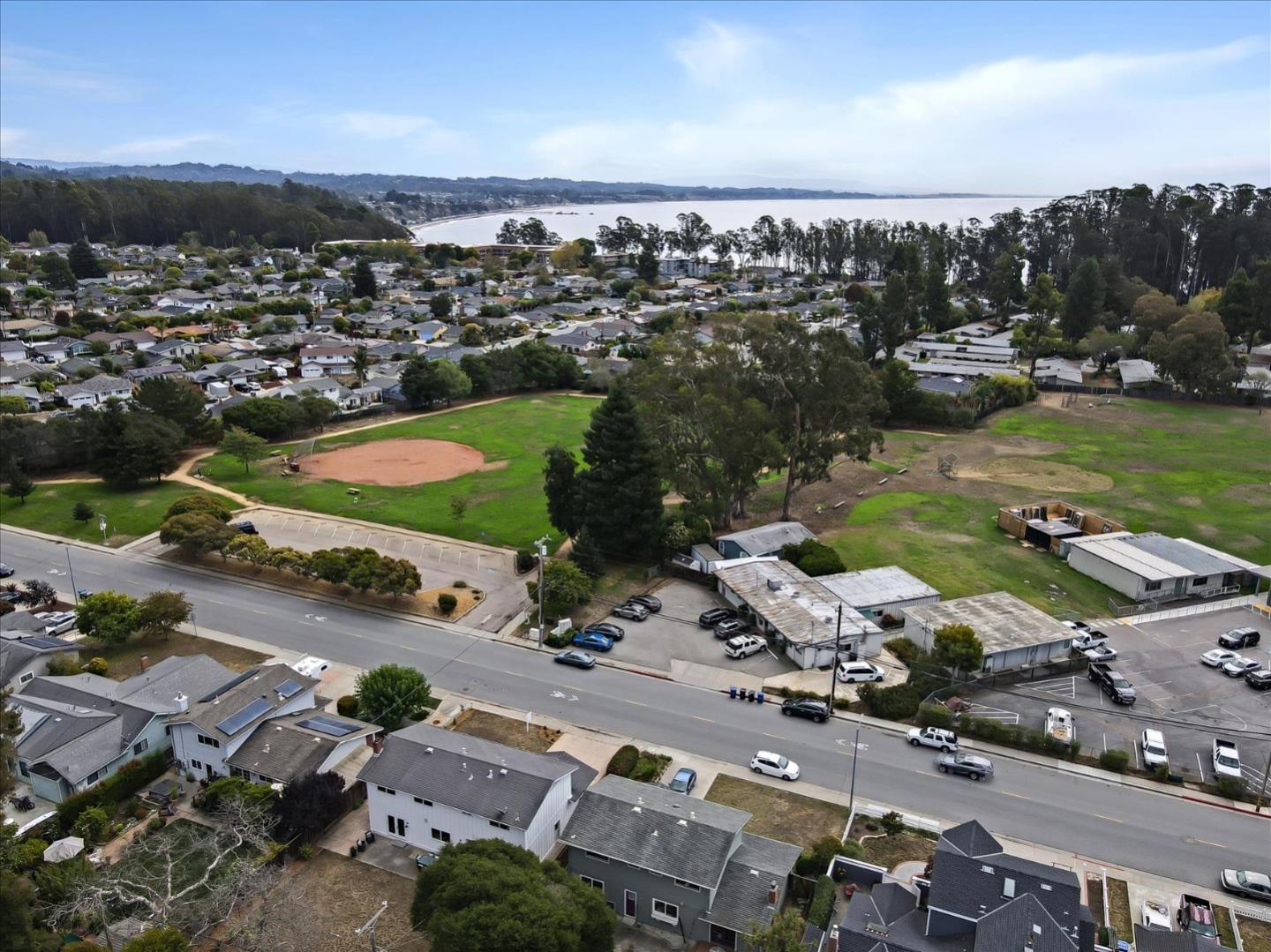 Detail Gallery Image 55 of 61 For 621 Monterey Ave, Capitola,  CA 95010 - 5 Beds | 2/1 Baths