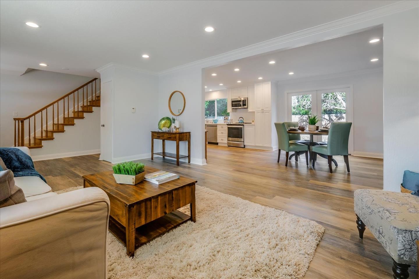 Detail Gallery Image 7 of 61 For 621 Monterey Ave, Capitola,  CA 95010 - 5 Beds | 2/1 Baths