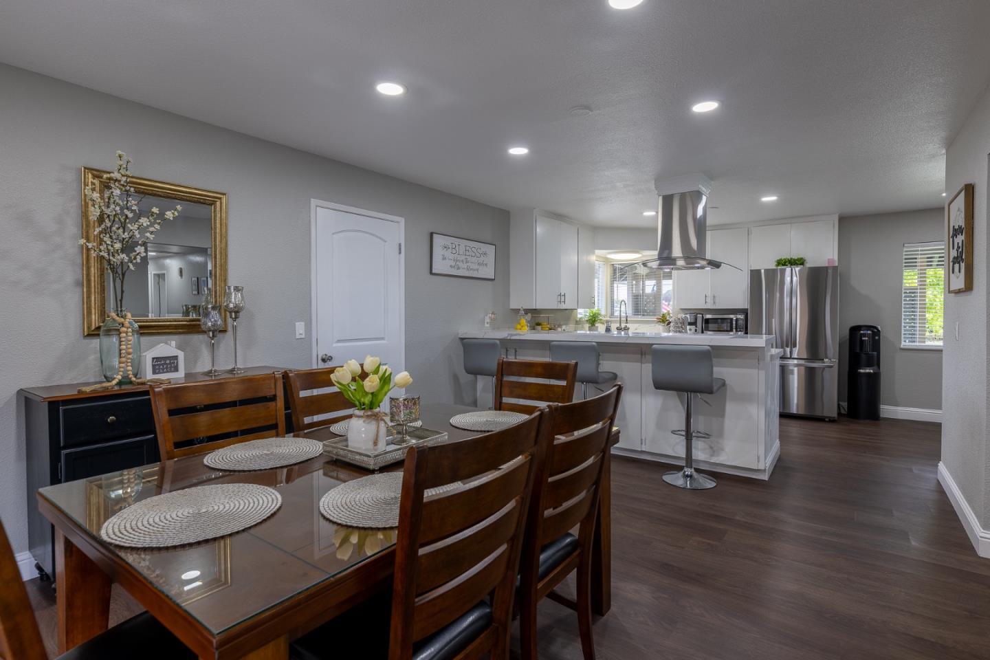 Detail Gallery Image 12 of 25 For 808 Saratoga Dr, Salinas,  CA 93906 - 3 Beds | 2 Baths