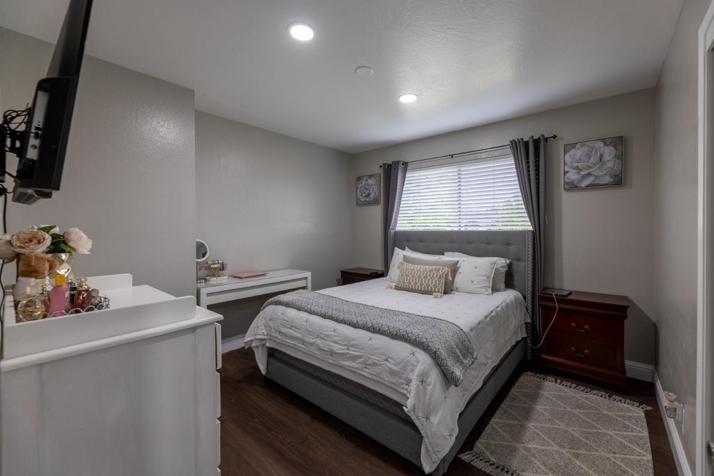 Detail Gallery Image 13 of 25 For 808 Saratoga Dr, Salinas,  CA 93906 - 3 Beds | 2 Baths