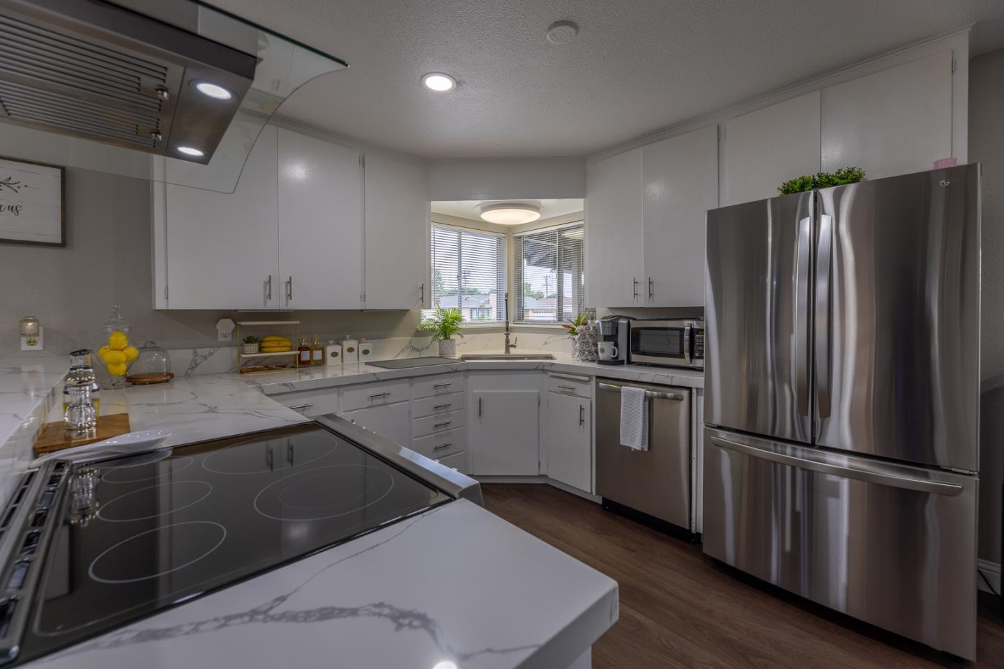 Detail Gallery Image 7 of 25 For 808 Saratoga Dr, Salinas,  CA 93906 - 3 Beds | 2 Baths