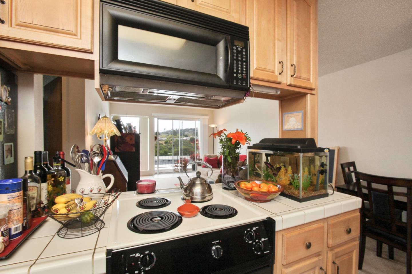 Detail Gallery Image 13 of 45 For 2200 Village Ct, Belmont,  CA 94002 - – Beds | – Baths