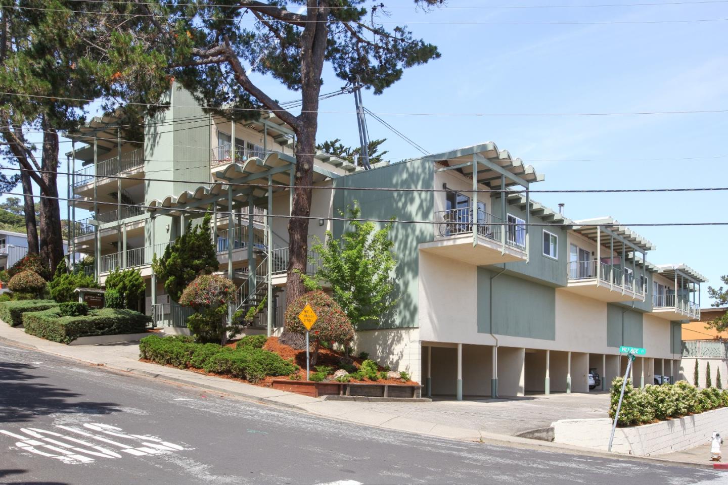 Detail Gallery Image 27 of 45 For 2200 Village Ct, Belmont,  CA 94002 - – Beds | – Baths