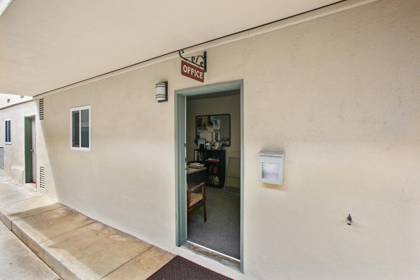 Detail Gallery Image 38 of 45 For 2200 Village Ct, Belmont,  CA 94002 - – Beds | – Baths