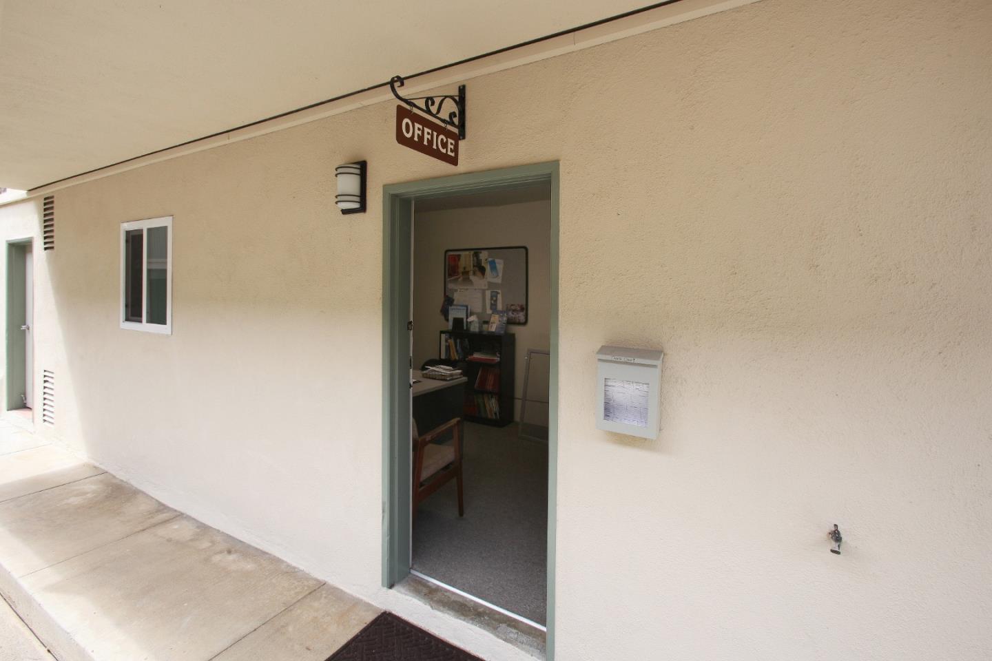 Detail Gallery Image 43 of 45 For 2200 Village Ct, Belmont,  CA 94002 - – Beds | – Baths