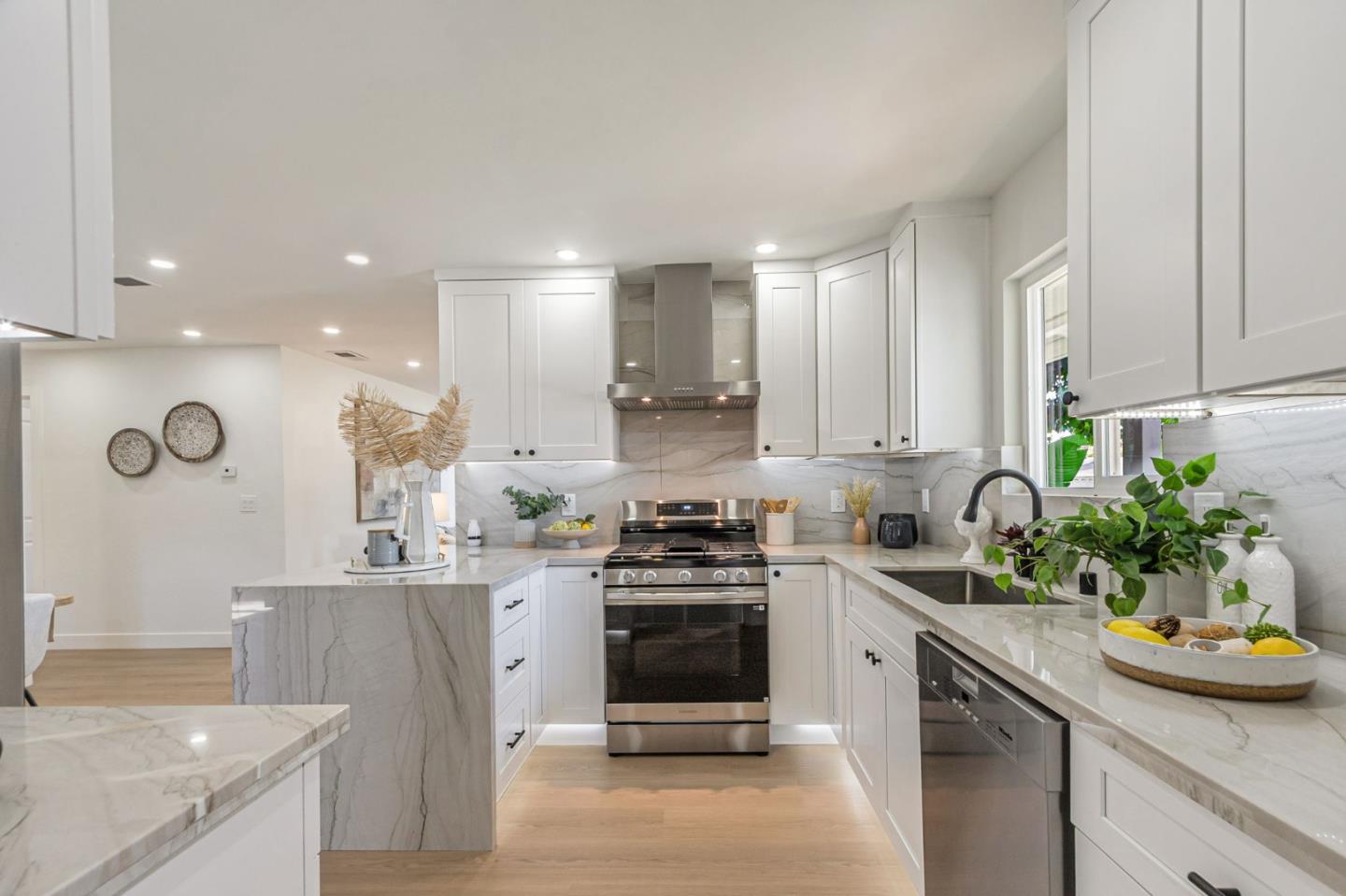 Detail Gallery Image 12 of 45 For 890 Silacci Dr, Campbell,  CA 95008 - 3 Beds | 2 Baths