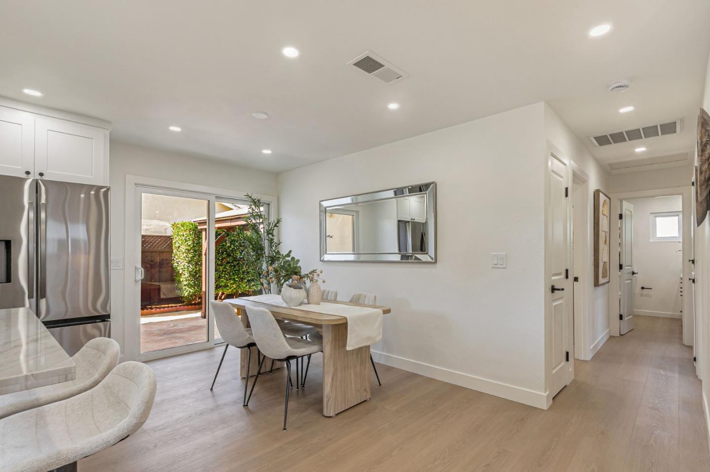 Detail Gallery Image 14 of 45 For 890 Silacci Dr, Campbell,  CA 95008 - 3 Beds | 2 Baths