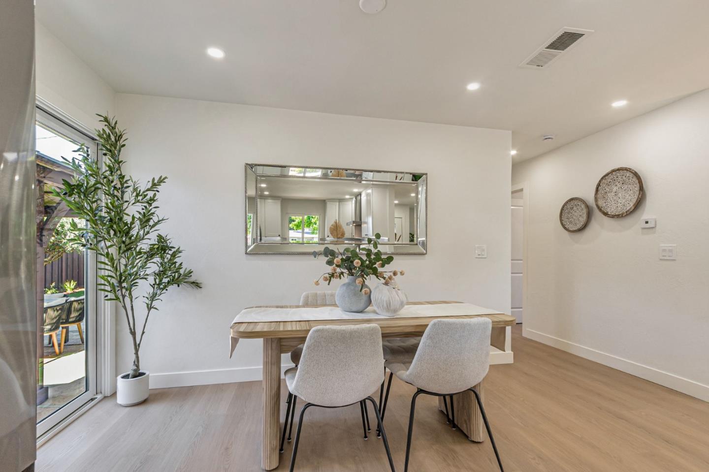 Detail Gallery Image 17 of 45 For 890 Silacci Dr, Campbell,  CA 95008 - 3 Beds | 2 Baths
