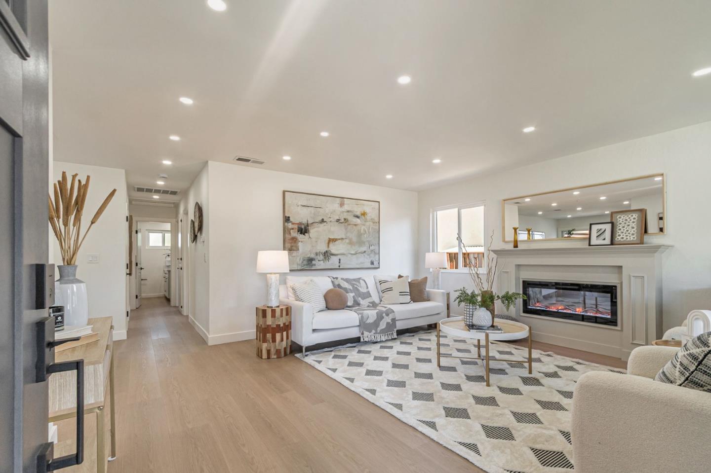 Detail Gallery Image 4 of 45 For 890 Silacci Dr, Campbell,  CA 95008 - 3 Beds | 2 Baths