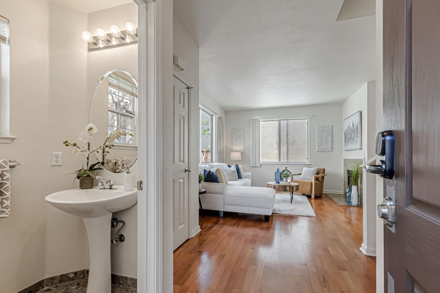 Detail Gallery Image 3 of 55 For 2213 Wigeon Ct, San Leandro,  CA 94579 - 3 Beds | 2/1 Baths