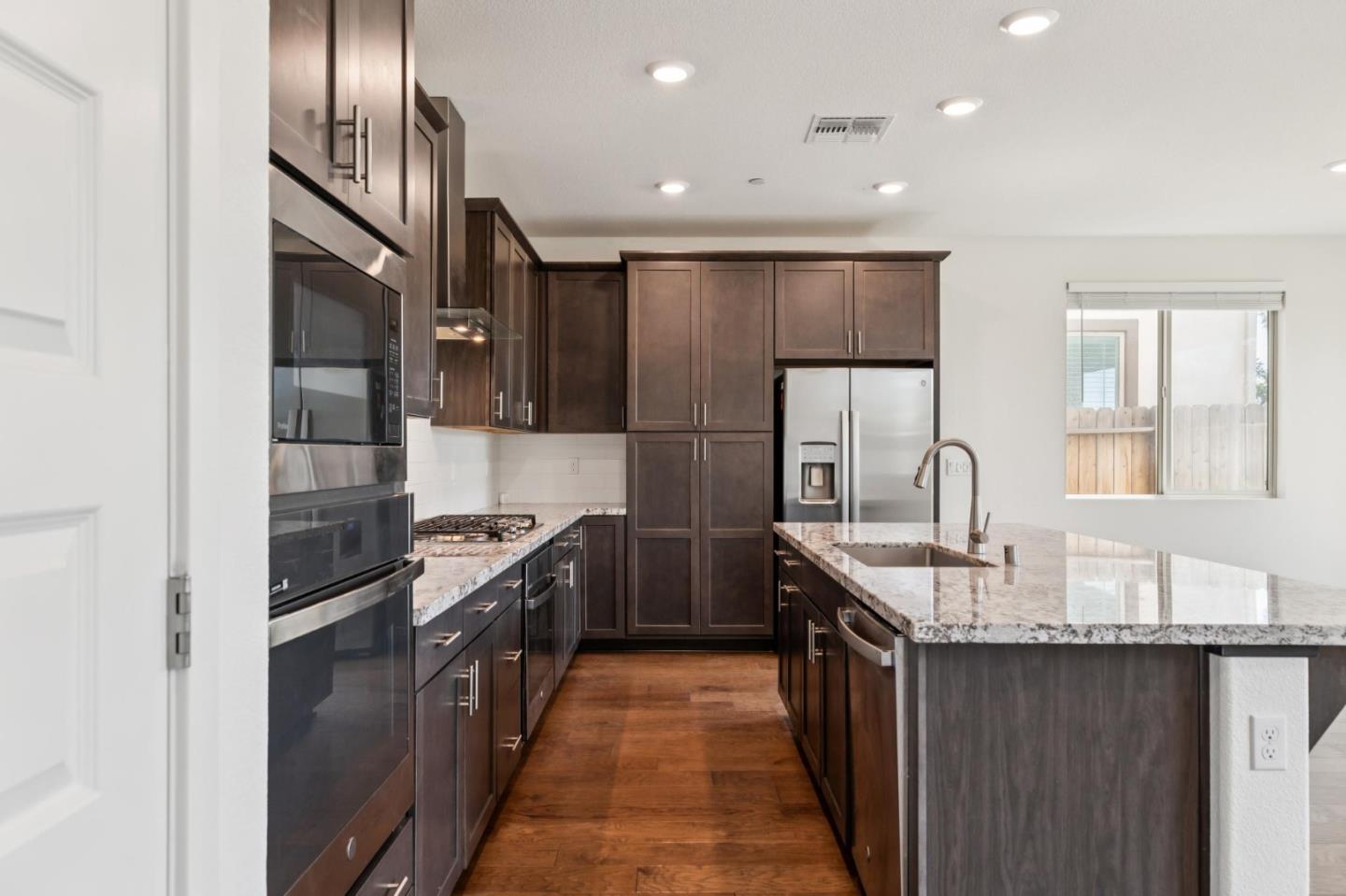 Detail Gallery Image 20 of 53 For 8908 Upbeat Way, Elk Grove,  CA 95757 - 3 Beds | 2/1 Baths