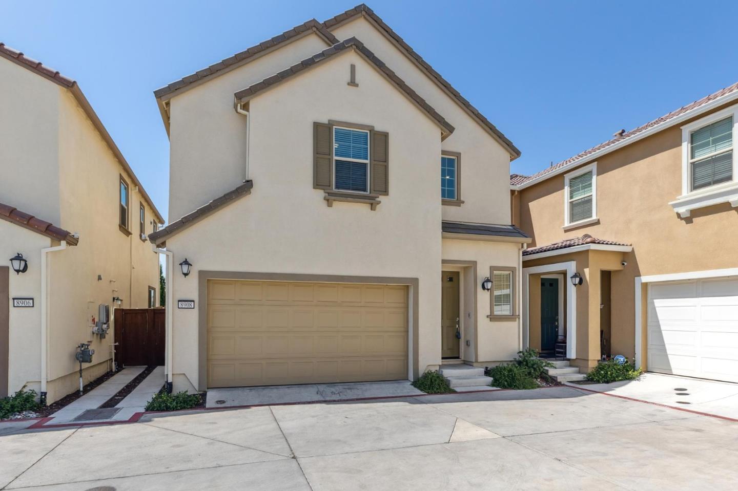 Detail Gallery Image 3 of 53 For 8908 Upbeat Way, Elk Grove,  CA 95757 - 3 Beds | 2/1 Baths